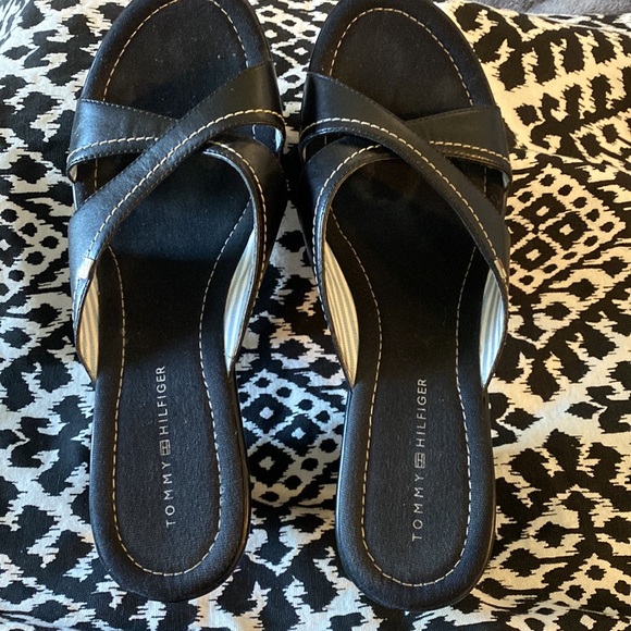 Tommy Hilfiger Black Leather Heels- Size 10 - Picture 2 of 10